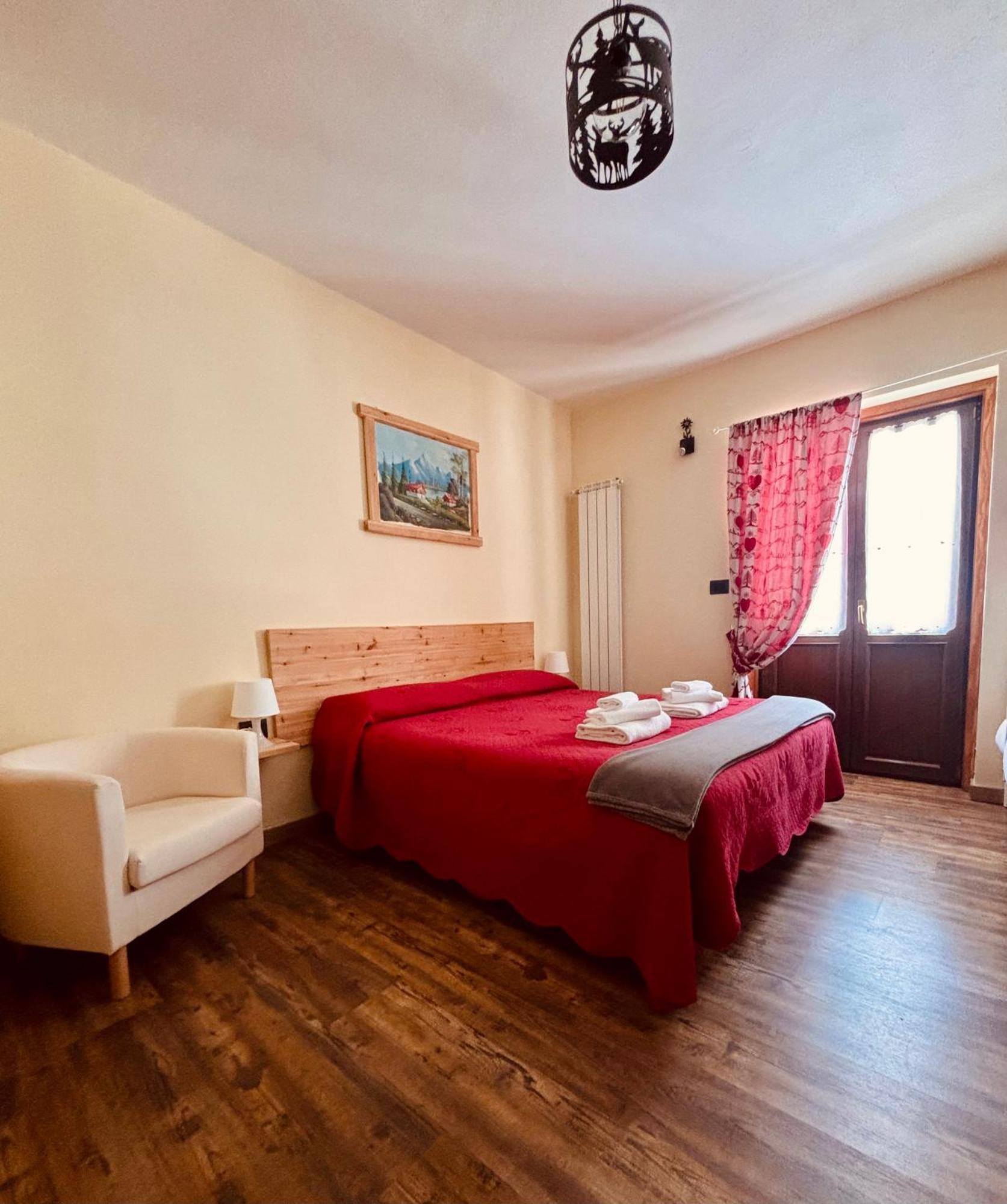 Hotel Piccolo Chalet كلافييري المظهر الخارجي الصورة